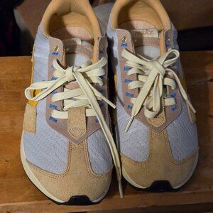 Men's size 9.5 Nike Air Max waffle shoes